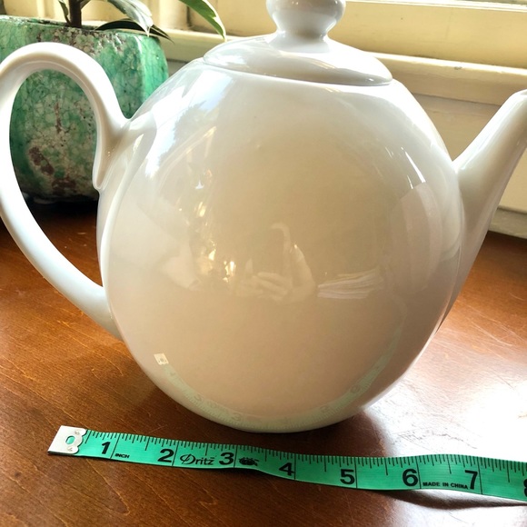 Rosanna White and silver chandelier ceramic tea pot - Picture 7 of 9